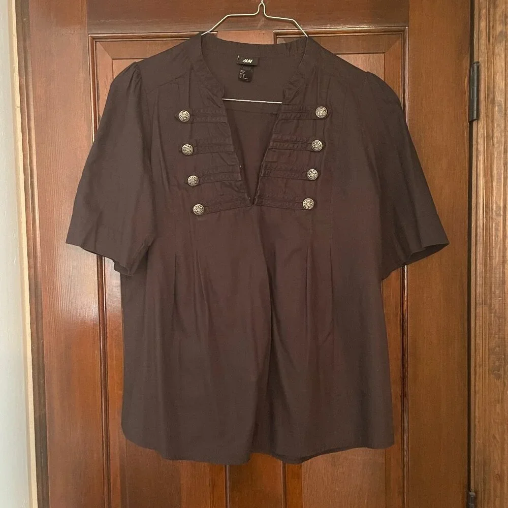 Size 12 H&M black military style top with silver buttons and short sleeves - Picture 1 of 14